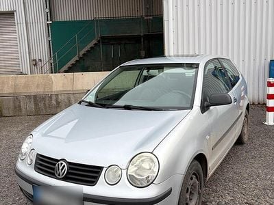 Gebraucht VW Polo 54 PS (39 kW) 2003 Silber Kleinwagen