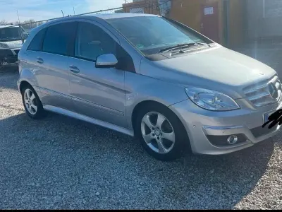 Gebraucht Mercedes B200 140 PS (102 kW) 2009 Silber Van / Kleinbus