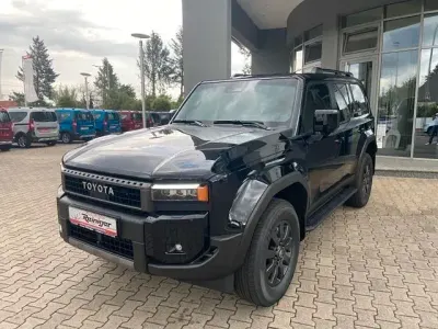 Neu Toyota Land Cruiser Executive 204 PS (150 kW) 2026 Schwarz metallic SUV