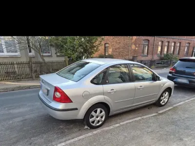 Gebraucht Ford Focus 122 PS (89 kW) 2006 Silber Limousine