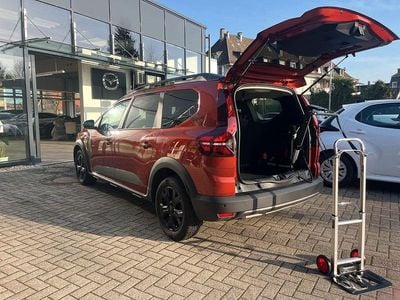Gebraucht Dacia Jogger Extreme 94 PS (69 kW) 2024 Rot Van / Kleinbus
