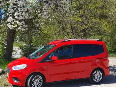 Gebraucht Ford Tourneo Courier Ambiente 75 PS (55 kW) 2018 Rot Van / Kleinbus