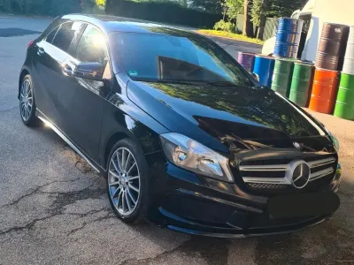 Gebraucht Mercedes 200 136 PS (100 kW) 2014 Schwarz Kleinwagen