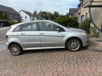 Gebraucht Mercedes B180 109 PS (80 kW) 2006 Silber Van / Kleinbus