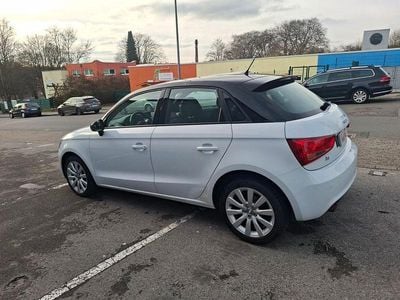 Weiß Gebraucht 2014 Audi A1 Sportback Ambition Kleinwagen | 9.980 € (Guter Preis)