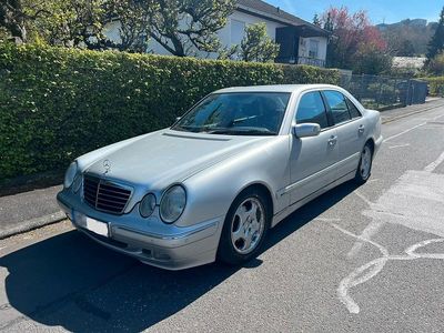 Second-hand Mercedes E240 Avantgarde 170 CP (125 kW) 2001 Gri Berlinǎ