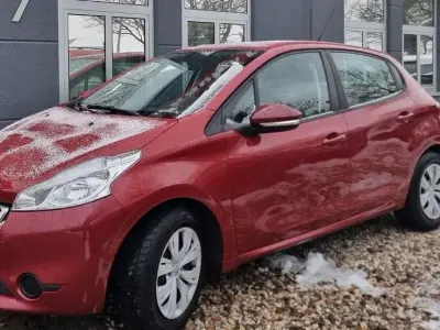 Gebraucht Peugeot 208 82 PS (60 kW) 2014 Rot Kleinwagen