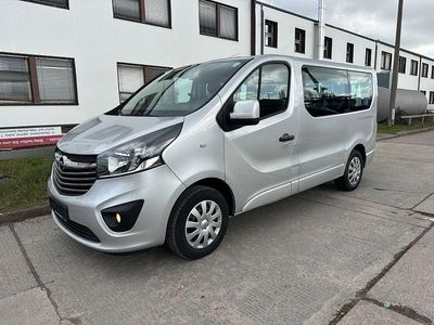Gebraucht Opel Vivaro 140 PS (102 kW) 2015 Silber Van / Kleinbus