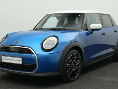 Gebraucht Mini Cooper S Favoured 204 PS (150 kW) 2025 Blau Kleinwagen