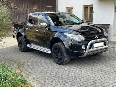 Gebraucht Mitsubishi L200 Diamant Edition 181 PS (133 kW) 2018 Schwarz Pickup