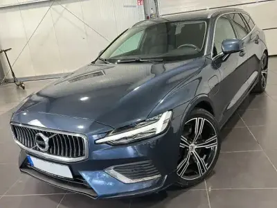 Second-hand Volvo V60 341 CP (250 kW) 2021 Albastru Break