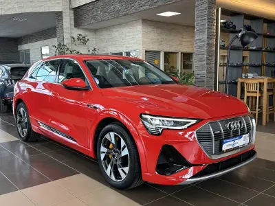 Usata Audi e-tron S-Line 230 kW (313 CV) 2022 Rosso SUV