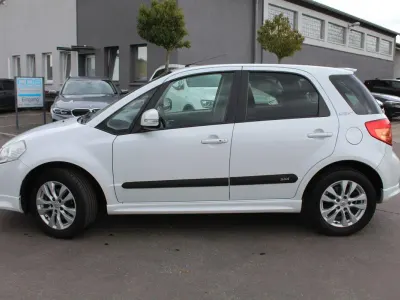 Gebraucht Suzuki SX4 City+ 120 PS (88 kW) 2013 Weiß Kleinwagen