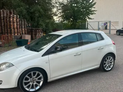Gebraucht Fiat Bravo 140 PS (102 kW) 2014 Weiß Kleinwagen