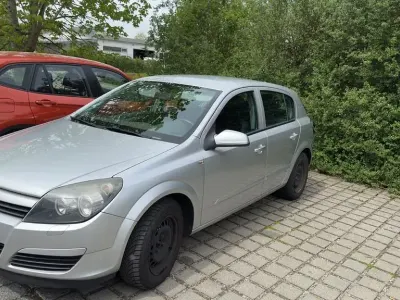 Brugt Opel Astra 105 HK (77 kW) 2004 Grå Sedan
