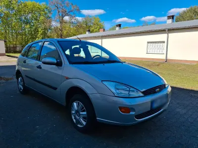 Gebraucht Ford Focus 75 PS (55 kW) 2001 Silber Kleinwagen