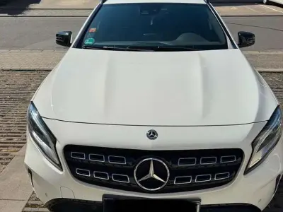 Gebraucht Mercedes GLA180 122 PS (89 kW) 2019 Weiß SUV