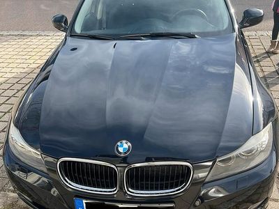 Gebraucht BMW 320 184 PS (135 kW) 2012 Schwarz Kombi