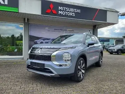 Używany Mitsubishi Outlander P-HEV Edition 306 KM (225 kW) 2026 Szary SUV