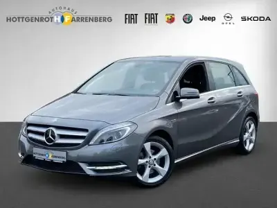 Gebraucht Mercedes B180 122 PS (89 kW) 2012 Grau Kleinwagen
