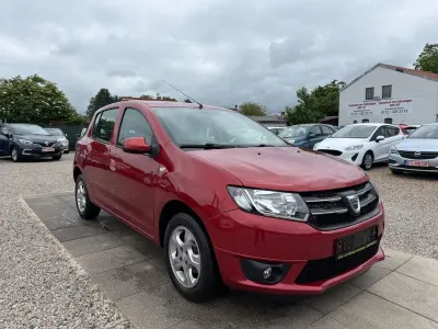 Gebraucht Dacia Sandero Lauréate 90 PS (66 kW) 2016 Feuerrot Limousine