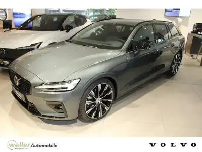 Używany Volvo V60 Ultra 197 KM (144 kW) 2025 Zielony Kombi