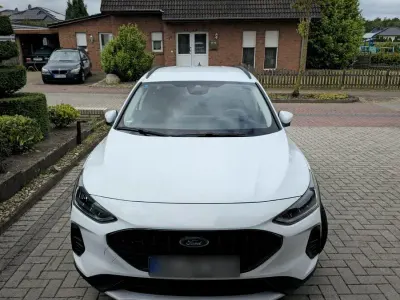 Gebraucht Ford Focus Active 125 PS (91 kW) 2022 Weiß Kombi