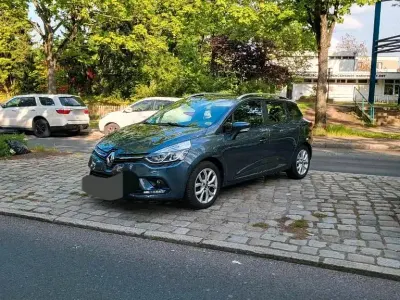 Używany Renault Clio IV 90 KM (66 kW) 2019 Szary Sedan/Limuzyna