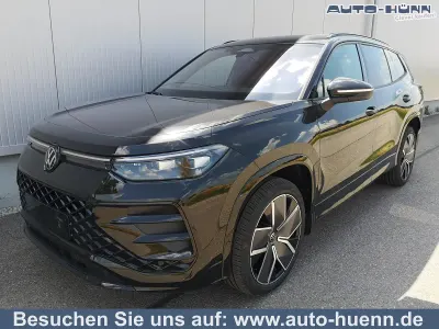 Neu VW Tayron R-line 193 PS (141 kW) 2025 Grenadilschwarz metallic SUV
