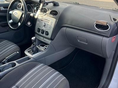 Gebraucht Ford Focus 115 PS (84 kW) 2008 Weiß Kleinwagen