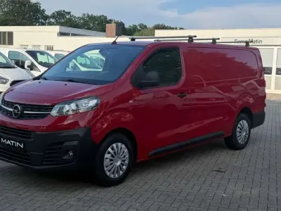 Gebraucht Opel Vivaro-e Combi Elegance 177 PS (130 kW) 2021 Ruby red Van / Kleinbus