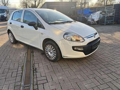 Usata Fiat Punto Active 65 CV (47 kW) 2011 Bianco Utilitaria