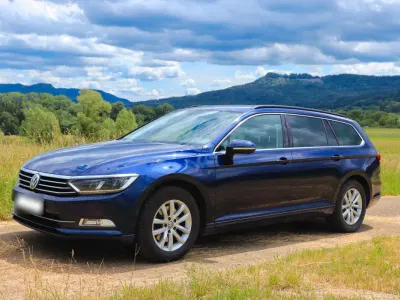 Gebraucht VW Passat Comfortline 150 PS (110 kW) 2017 Blau Kombi