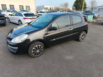Gebraucht Renault Clio II 75 PS (55 kW) 2007 Schwarz Kleinwagen