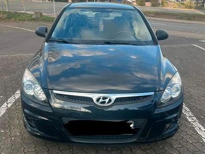Gebraucht Hyundai i30 109 PS (80 kW) 2010 Schwarz Kleinwagen