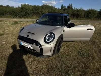 Gebraucht Mini Cooper SE Collection 135 kW (184 PS) 2022 Grau Kleinwagen