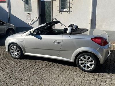 Second-hand Opel Tigra 90 CP (66 kW) 2005 Argintiu Cabrio