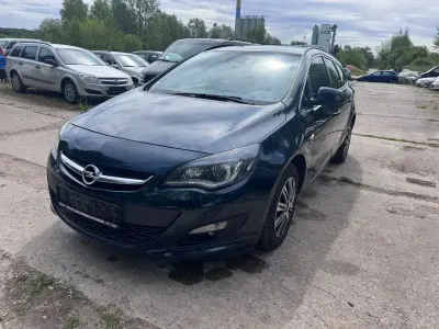 Gebraucht Opel Astra Energy 120 PS (88 kW) 2014 Grün Kombi