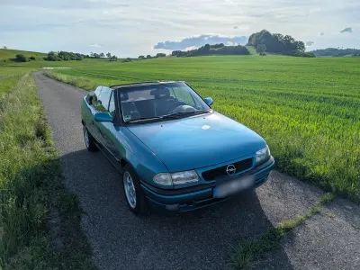 Gebraucht Opel Astra Cabriolet Edition 71 PS (52 kW) 1996 Blau Cabrio