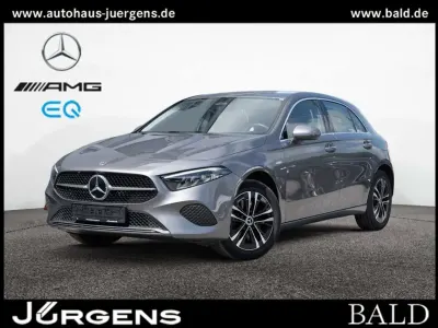 Gebraucht Mercedes A250 Progressive 163 PS (119 kW) 2025 Grau metalliclack mountaingrau Limousine