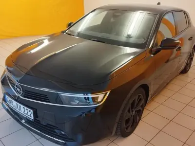 Usado Opel Astra Edition 131 HP (96 kW) 2021 Preto Sedan
