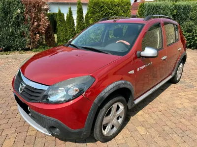 Gebraucht Dacia Sandero 82 PS (60 kW) 2012 Rot SUV