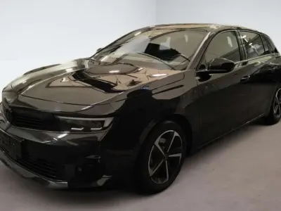 Gebraucht Opel Astra 131 PS (96 kW) 2025 Karbon schwarz metallic Kleinwagen