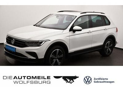 Oryxweiß perlmutteffekt (metallic) Gebraucht 2023 VW Tiguan Life SUV | 29.990 € (Fairer Preis)