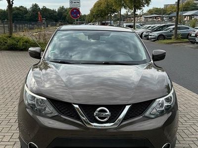 Gebraucht Nissan Qashqai 131 PS (96 kW) 2016 Andere farben SUV