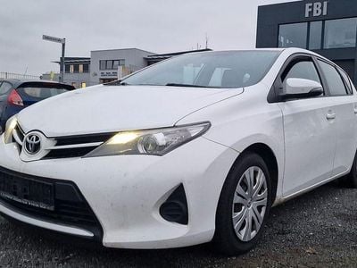 Gebraucht Toyota Auris Cool 90 PS (66 kW) 2013 Weiß Limousine
