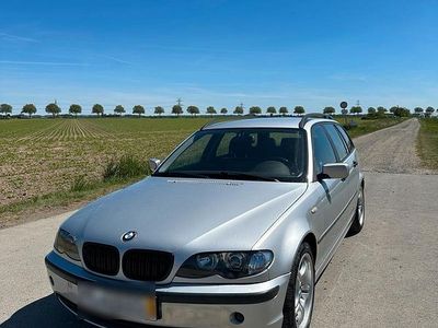 Gebraucht BMW 320 150 PS (110 kW) 2002 Silber Kombi