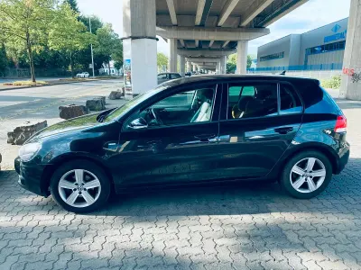 Gebraucht VW Golf VI 105 PS (77 kW) 2012 Schwarz Kombi