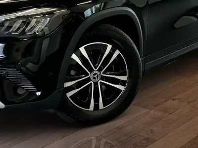 Gebraucht Mercedes GLA200 163 PS (119 kW) 2025 Schwarz SUV