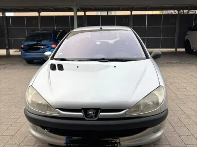 Gebraucht Peugeot 206 60 PS (44 kW) 2003 Silber Coupé